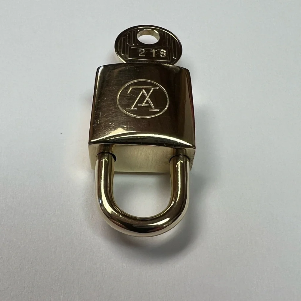 Louis Vuitton lock and key # 218‎ rare 200 series